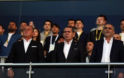 Fatih Terim, Kasımpaşa-Galatasaray maçını tribünden takip etti