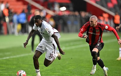 "Trabzonspor, Fatih Tekke Direktörlüğünde Deplasman Zaferleri Serisine Gaziantep'te Devam Ediyor!"
